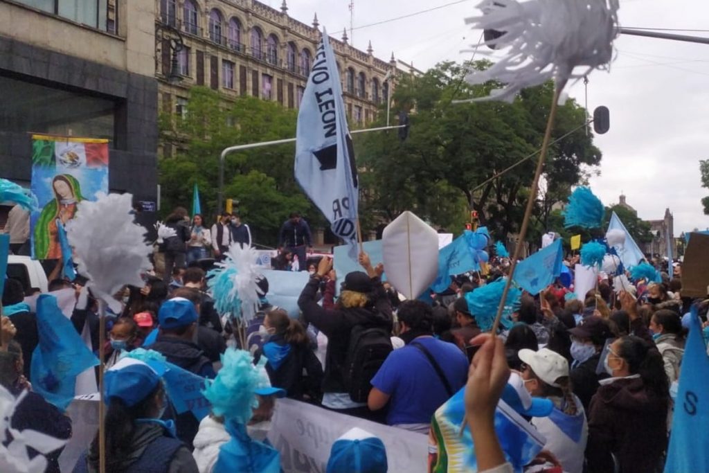 Grupos provida manifiestan frente a la Suprema Corte de Justicia de la Nación por la despenalización del aborto en México
